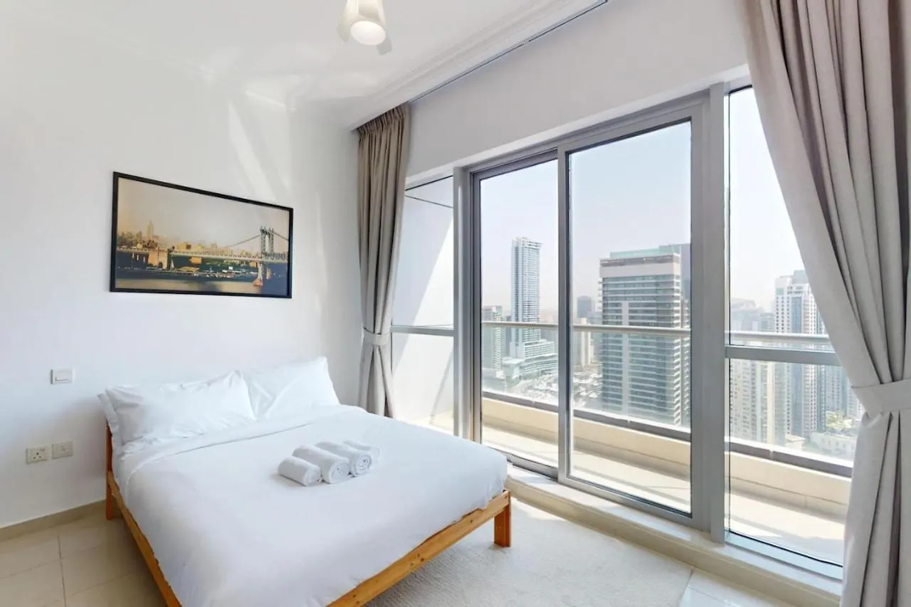 アパート Bay Central 2 - Ideal Two Bedroom ドバイ アラブ首長国連邦